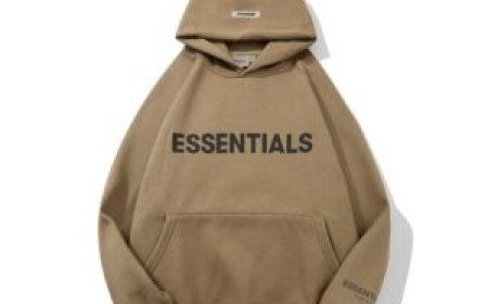 The Rise of the Essentials Hoodie: A Modern Staple in Streetwear