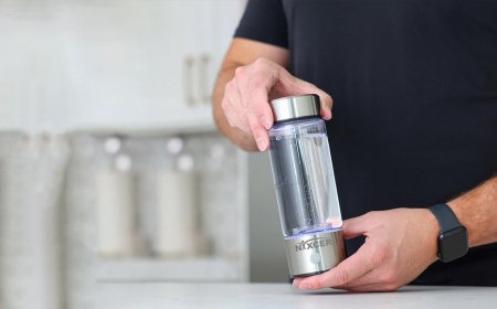 Tech Meets Wellness in This Hydrogen Water Bottle