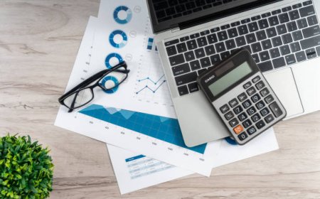 Top 15 Tools Every Blogger Should Bookmark: A Complete List Digest