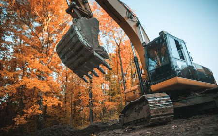 Top Benefits of 15-Ton Excavator Hire for Earthmoving Projects
