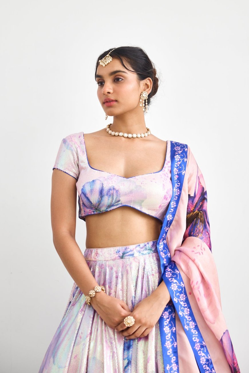 The Art of Elegance: Discovering Exquisite Designer Lehengas Online